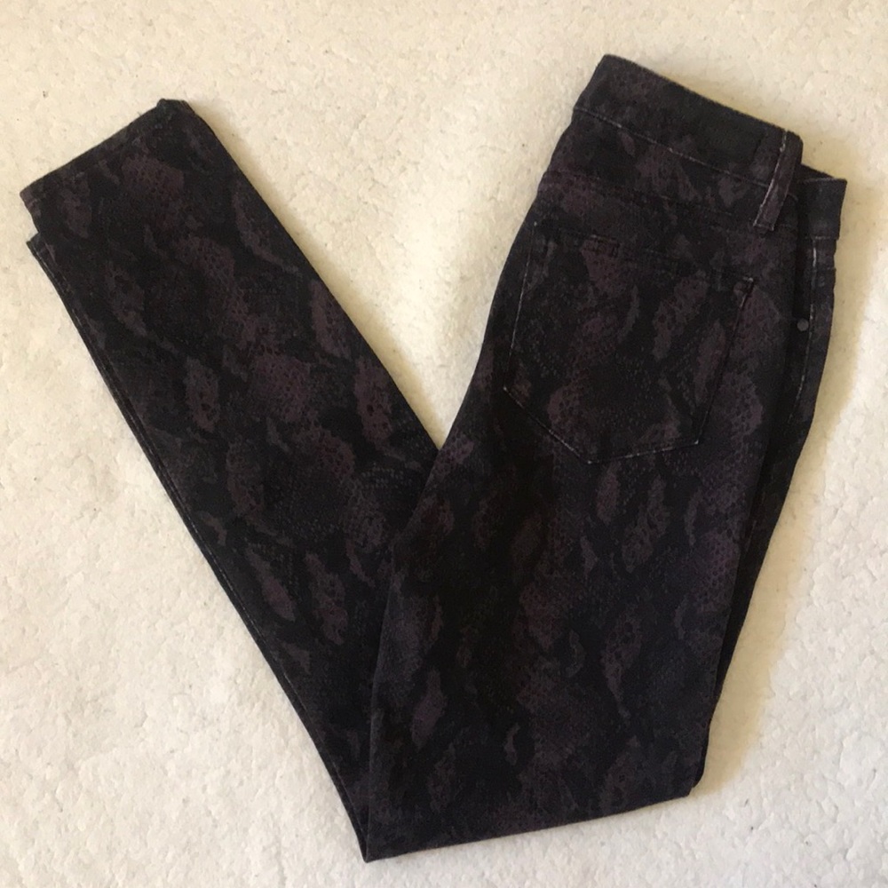 🎉HP🎉Paige | Hoxton Ankle Skinny High Rise Purple & Black SnakePrint Jean Sz 25 - Picture 2 of 12